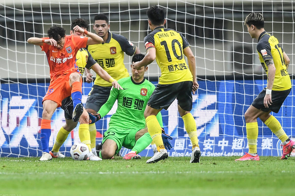 九游体育官网关于广州队迎荷甲关键赛，国际比赛日官宣签约，更衣室稳定，年轻球员得到机会的信息