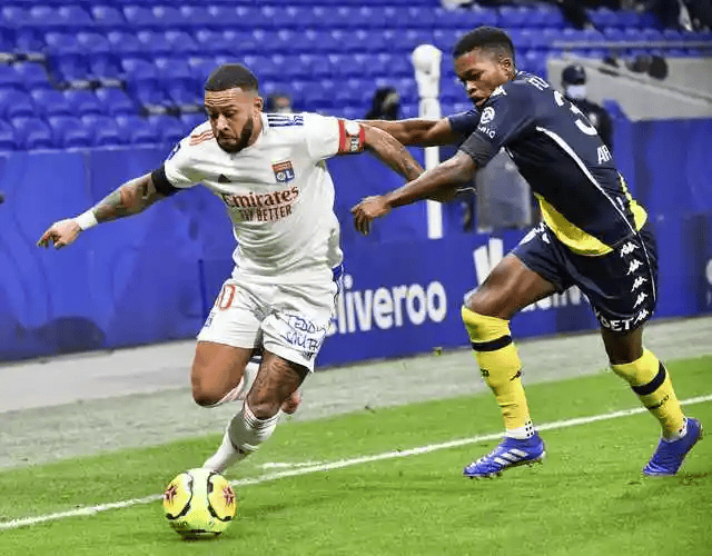 九游体育入口包含赛前欧冠焦点战波尔图更衣室发声备战法国杯，清晨体能课后都惊呆了的词条